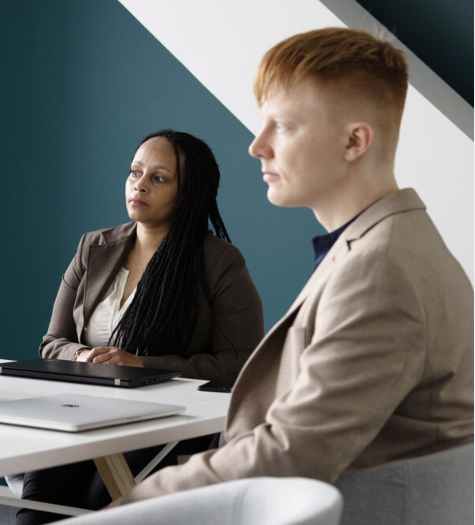 Kollegaer i dyp fokus