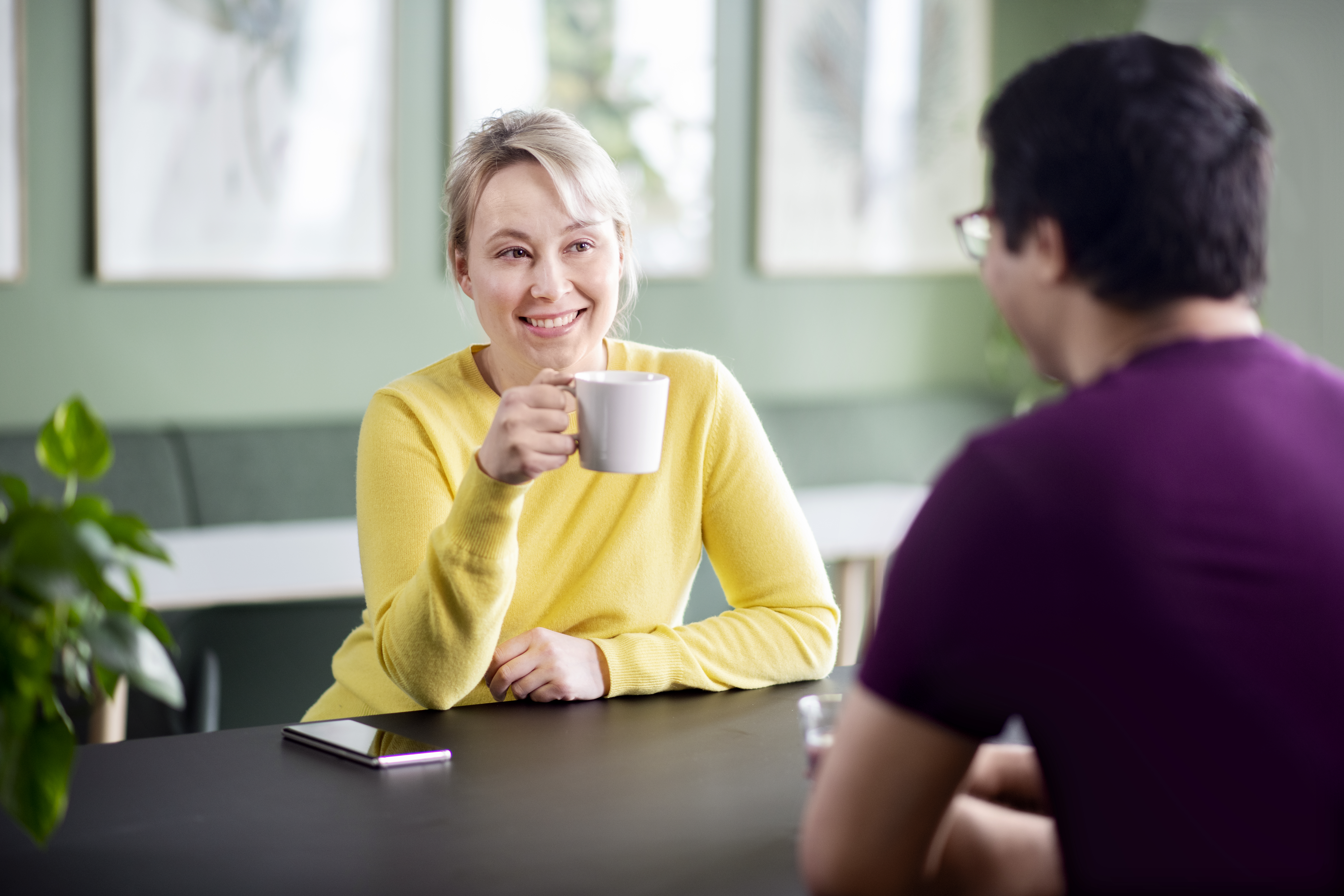 coffee-with-colleague-woman