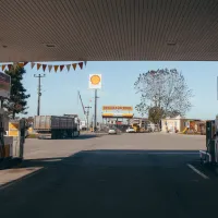 Bilde av en bensinstasjon